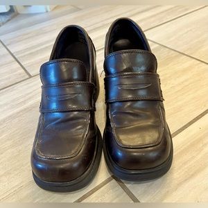 Women’s, brown, prediction shoes.